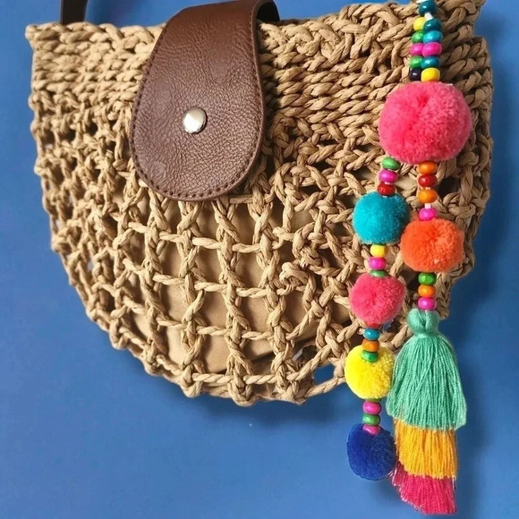 ๐๏ธTrendy Straw Boho Style Summer Crossbody Bag Cute Small Size Colorful Tassels - Picture 5 of 13